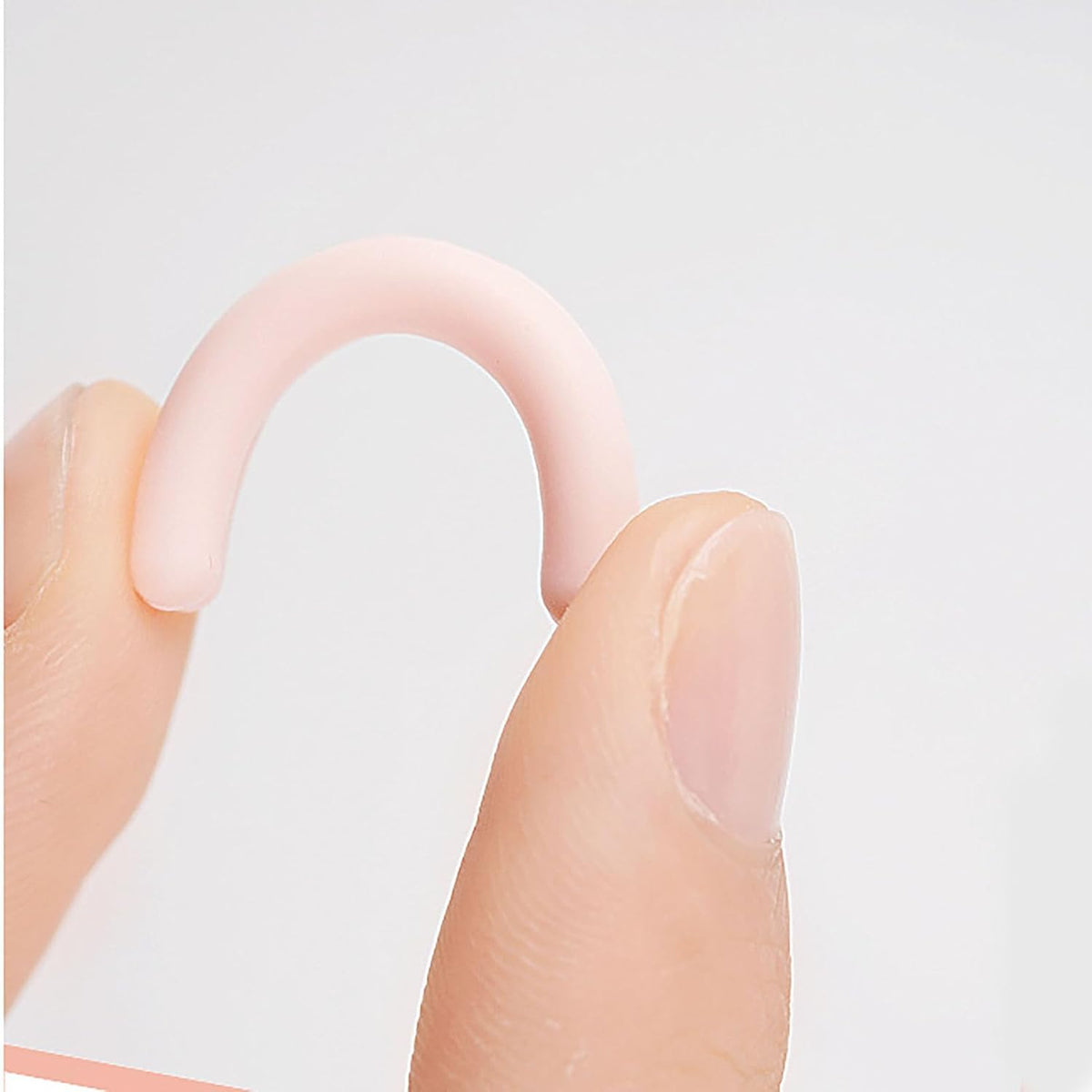 Pink Eyelash Curler with 2 Silicone Refill Pads, Lash Curler for Perfect Lashes, Eyelash Curler for Women and Girls