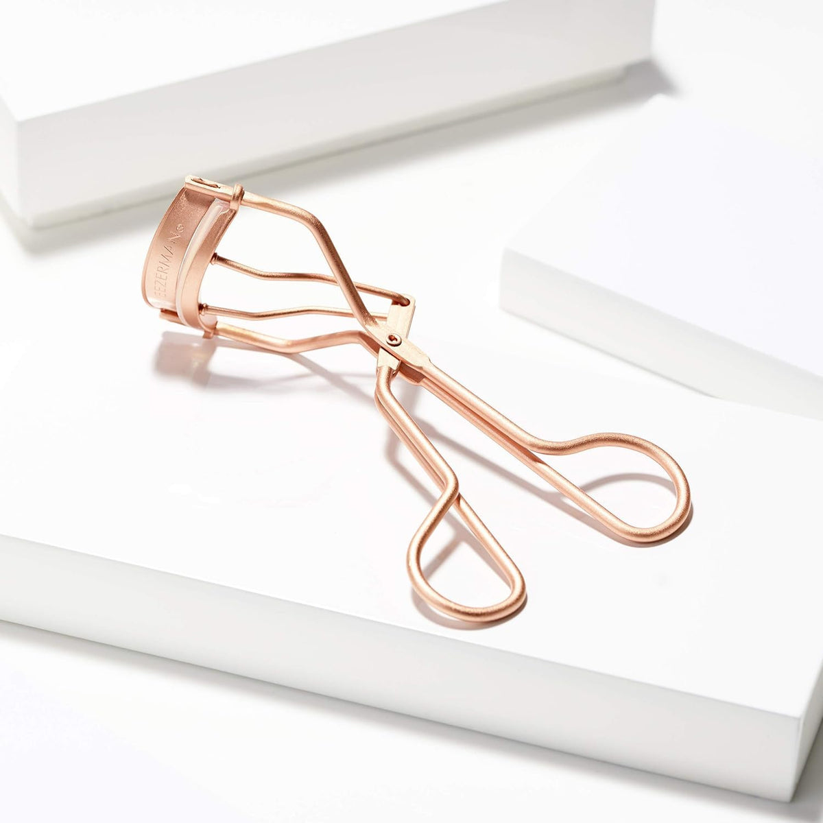 Tweezerman Eyelash Curler for All Eye Shapes with Refill Pads Rose Gold