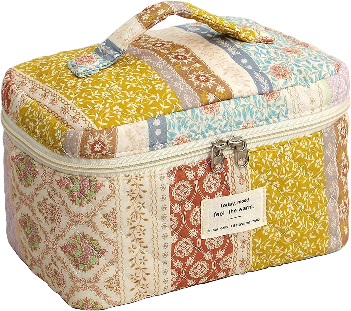 Large Makeup Bag, Cute Cosmetic Bags for Women, Floral Quilted Makeup Bag, Coquette Aesthetic Toiletry Bag,Travel Makeup Organizer Bags