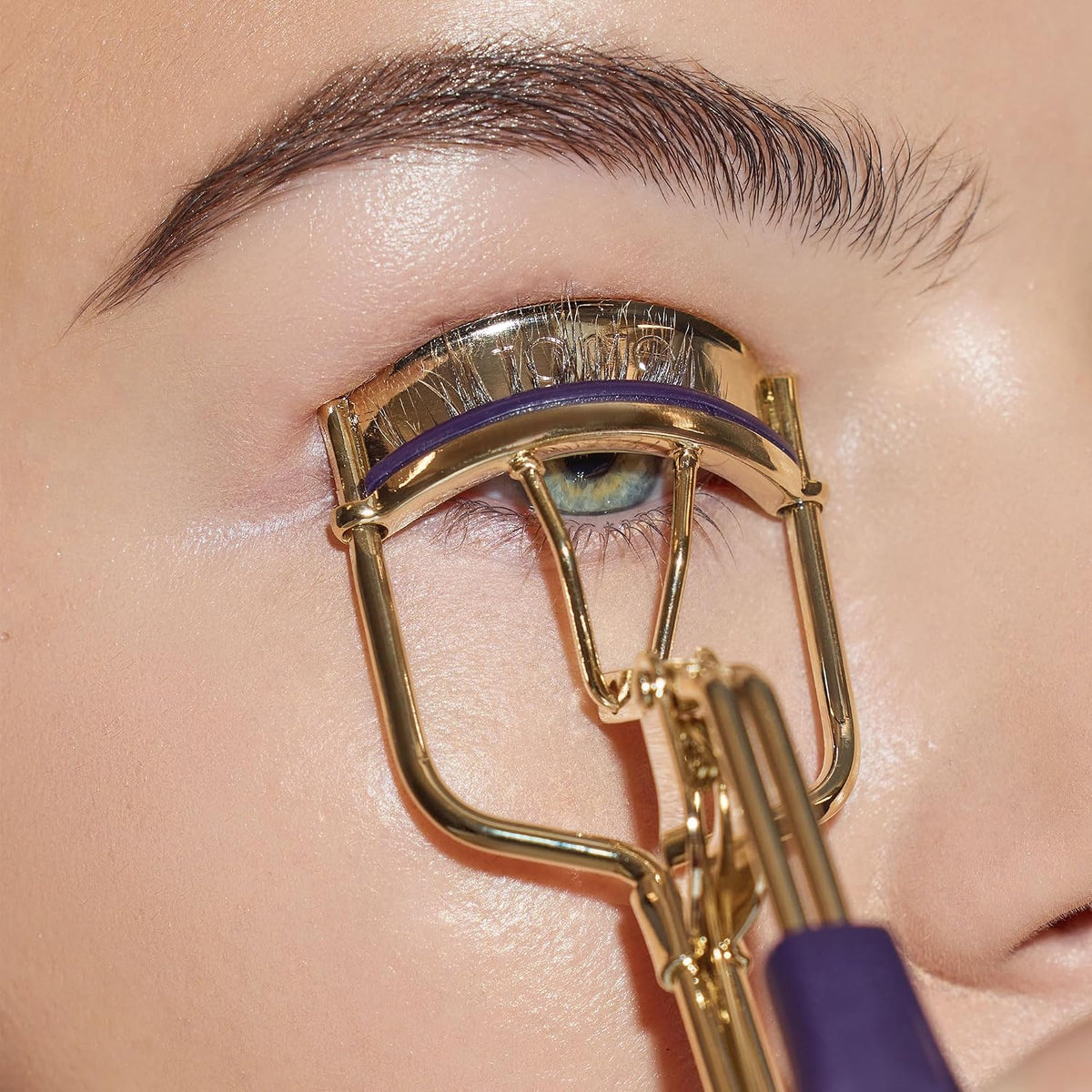 tarte picture perfect eyelash curler – Professional Lash Curler with Mini Travel Size Mascara for Lift & Curl, Ergonomic Pad Design, Easy to Use, Vegan & Cruelty-Free